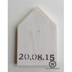 Houten huis wolk en datum