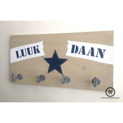 Kapstok tape en ster twee namen