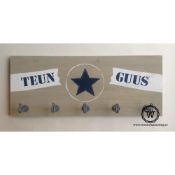 Kapstok tape en ster twee namen