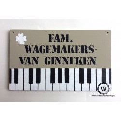 Naambord voordeur piano